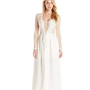 Flora Nikrooz Women's Showstopper Gown and Robe